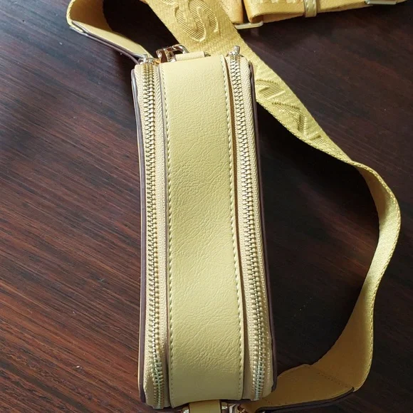 Marcs Budapest Zip around handbag - Picture 3 of 7